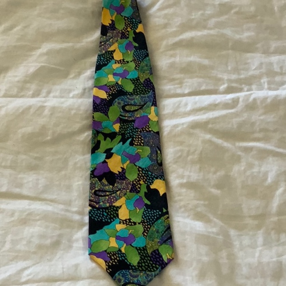 Pavone tie made in Italy never worn